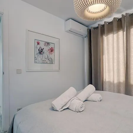 4 Bedroom Townhouse 200 Meters From The Beach! Estepona