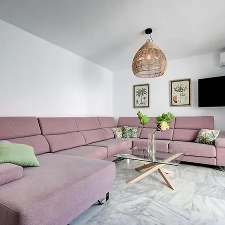 4 Bedroom Townhouse 200 Meters From The Beach! Estepona