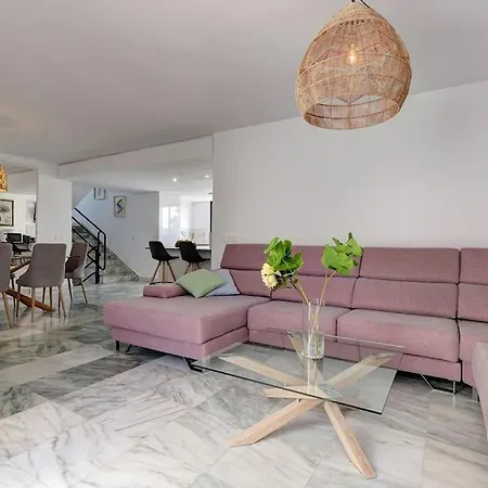 4 Bedroom Townhouse 200 Meters From The Beach! * Estepona