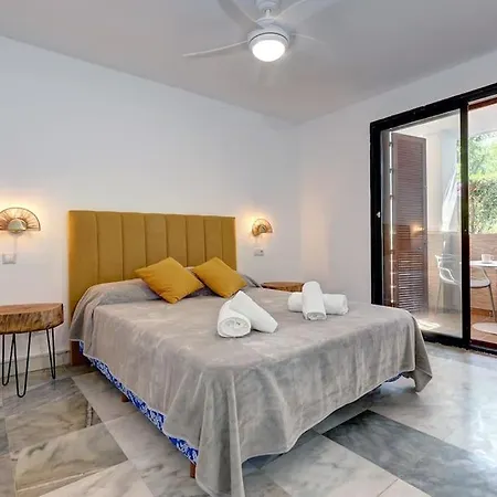 4 Bedroom Townhouse 200 Meters From The Beach! * Estepona