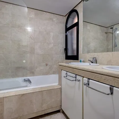 Appartement 4 Bedroom Townhouse 200 Meters From The Beach! *