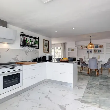 4 Bedroom Townhouse 200 Meters From The Beach! Appartement *