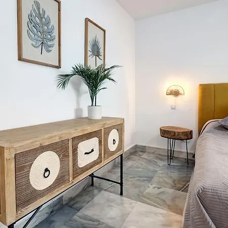 4 Bedroom Townhouse 200 Meters From The Beach! Estepona