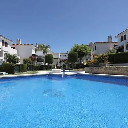 Apartment 4 Bedroom Townhouse 200 Meters From The Beach! Estepona