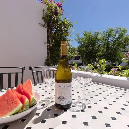 Apartment 4 Bedroom Townhouse 200 Meters From The Beach! Estepona