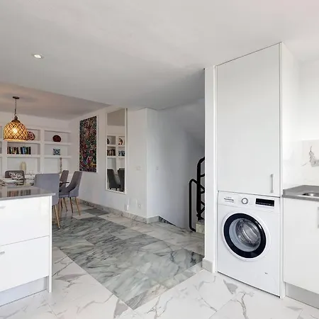 4 Bedroom Townhouse 200 Meters From The Beach! Estepona