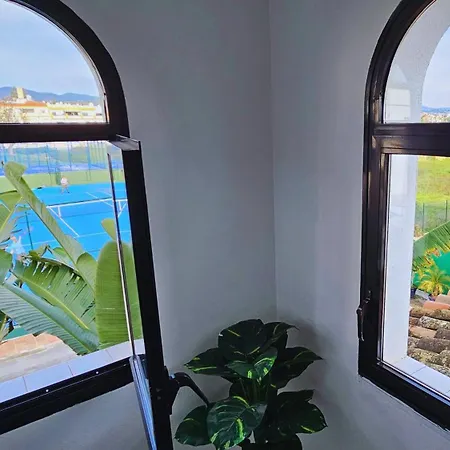 4 Bedroom Townhouse 200 Meters From The Beach!