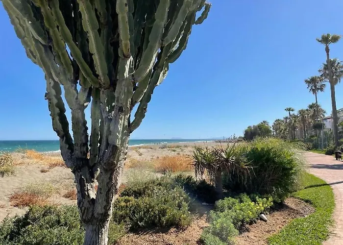 4 Bedroom Townhouse 200 Meters From The Beach! 公寓