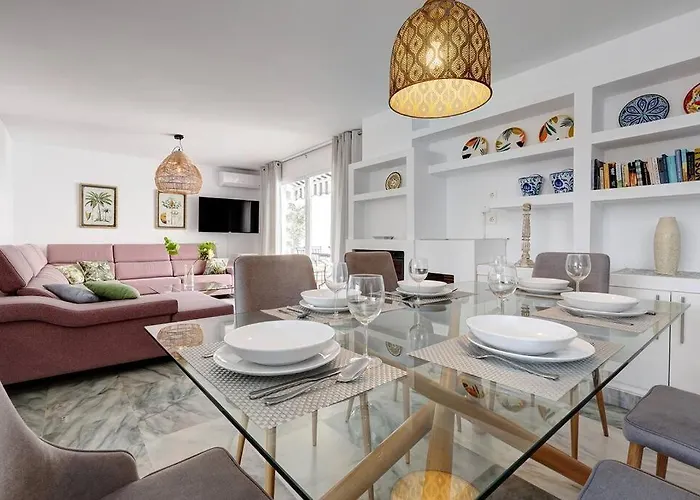 4 Bedroom Townhouse 200 Meters From The Beach! *