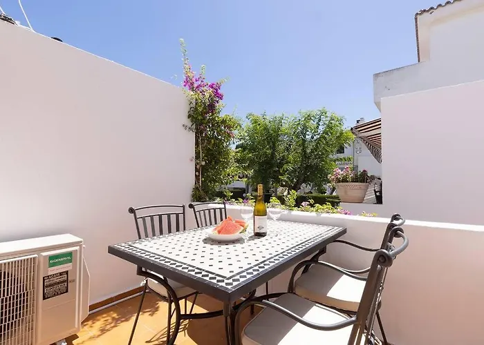 4 Bedroom Townhouse 200 Meters From The Beach! * Estepona