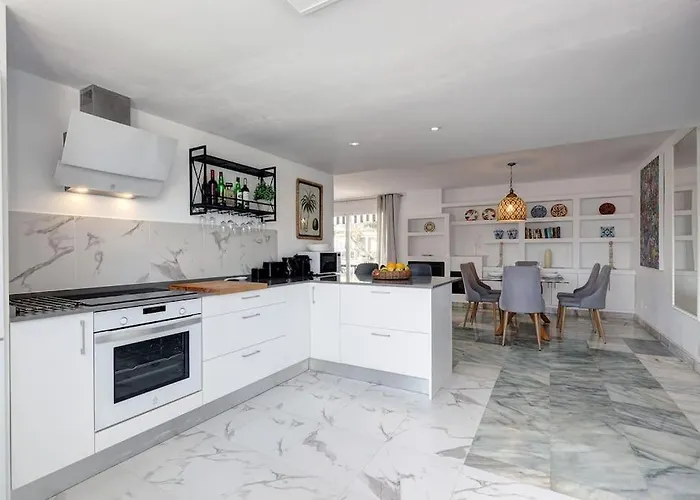 4 Bedroom Townhouse 200 Meters From The Beach! Apartment *