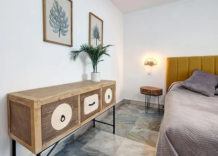 4 Bedroom Townhouse 200 Meters From The Beach! Estepona