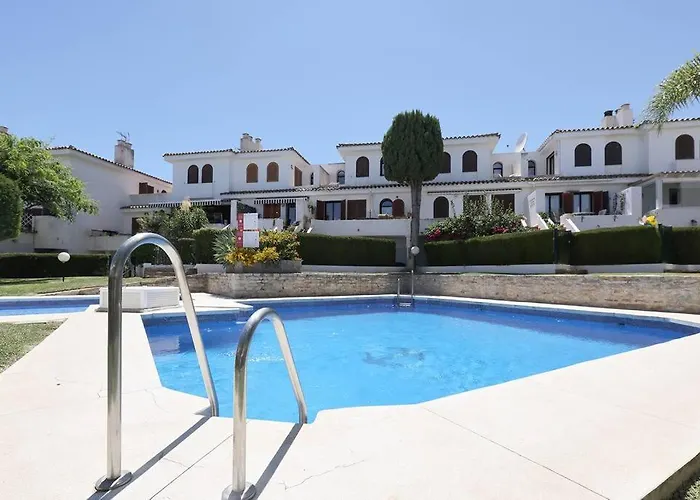 Apartment 4 Bedroom Townhouse 200 Meters From The Beach!