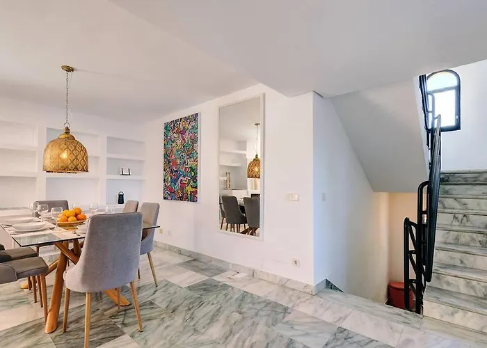 4 Bedroom Townhouse 200 Meters From The Beach! *