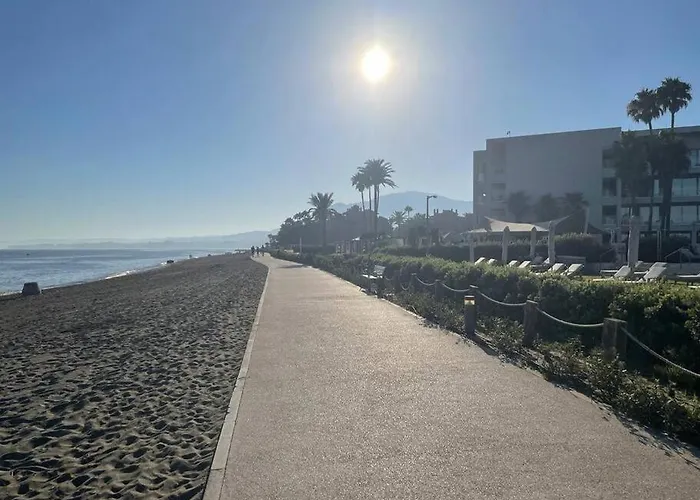 4 Bedroom Townhouse 200 Meters From The Beach! * Estepona