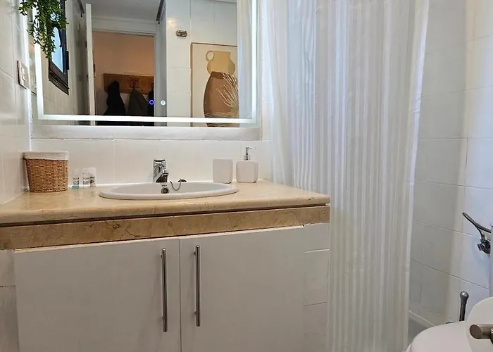 Apartment 4 Bedroom Townhouse 200 Meters From The Beach! Estepona