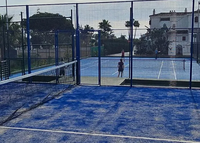 4 Bedroom Townhouse 200 Meters From The Beach! Estepona