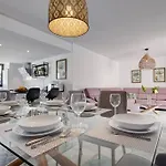 4 Bedroom Townhouse 200 Meters From The Beach! Apartment *