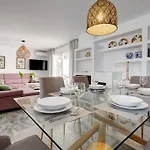 4 Bedroom Townhouse 200 Meters From The Beach! *
