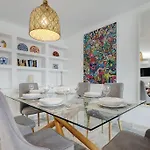 Apartment 4 Bedroom Townhouse 200 Meters From The Beach! *