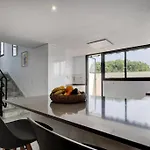 4 Bedroom Townhouse 200 Meters From The Beach! Apartment Estepona