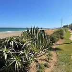 4 Bedroom Townhouse 200 Meters From The Beach! Apartment