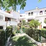 4 Bedroom Townhouse 200 Meters From The Beach!