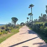 4 Bedroom Townhouse 200 Meters From The Beach! *