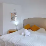 4 Bedroom Townhouse 200 Meters From The Beach! Apartment *