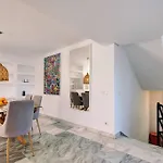 4 Bedroom Townhouse 200 Meters From The Beach! *
