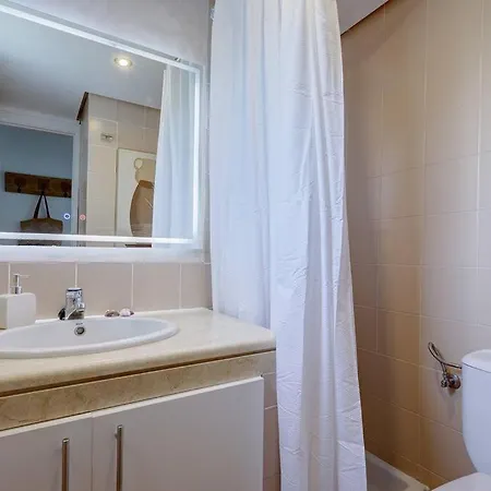 Apartment 4 Bedroom Townhouse 200 Meters From The Beach!