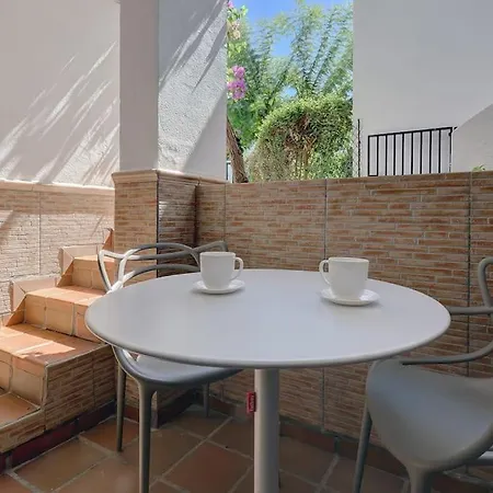 4 Bedroom Townhouse 200 Meters From The Beach! Apartment Estepona