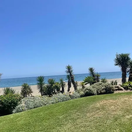 4 Bedroom Townhouse 200 Meters From The Beach! Apartment