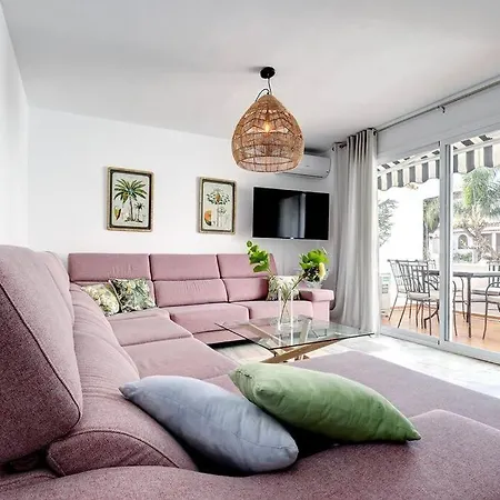 Apartment 4 Bedroom Townhouse 200 Meters From The Beach! Estepona