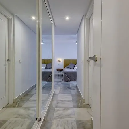 4 Bedroom Townhouse 200 Meters From The Beach! * Estepona