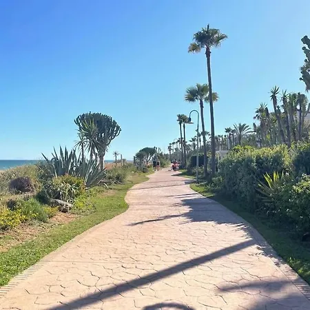 4 Bedroom Townhouse 200 Meters From The Beach! *
