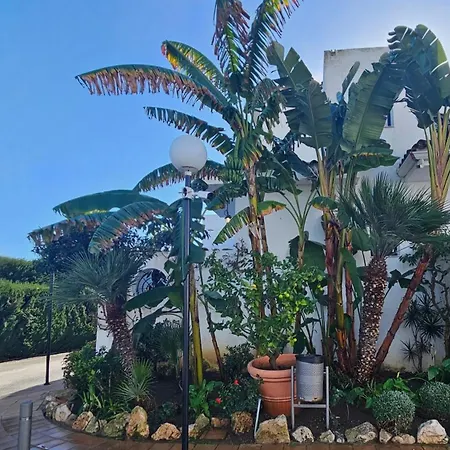 4 Bedroom Townhouse 200 Meters From The Beach! * Estepona