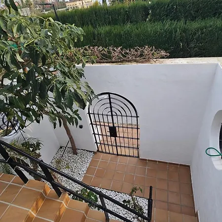 Apartment 4 Bedroom Townhouse 200 Meters From The Beach!