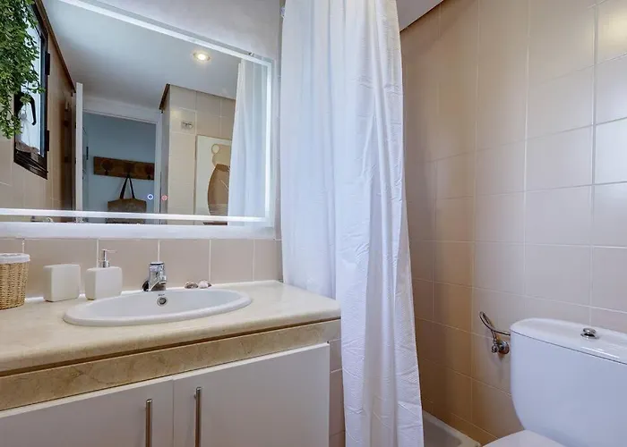 Lägenhet 4 Bedroom Townhouse 200 Meters From The Beach!