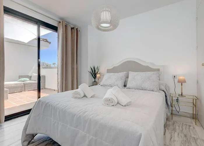 4 Bedroom Townhouse 200 Meters From The Beach! Lägenhet Estepona