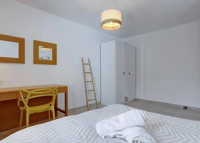 4 Bedroom Townhouse 200 Meters From The Beach! Lägenhet Estepona