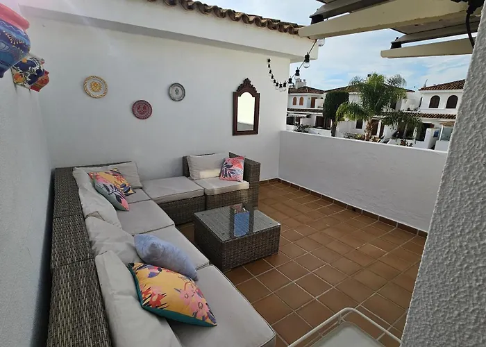 Lägenhet 4 Bedroom Townhouse 200 Meters From The Beach! *